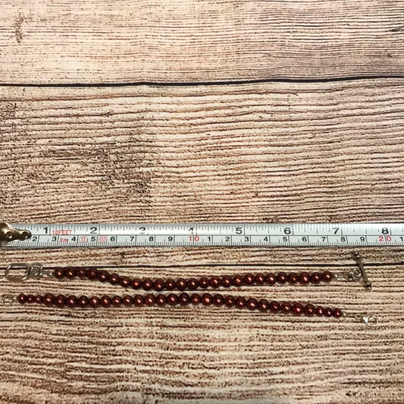 Maroon Pearl Necklace and Bracelet Set! 🐚 - Picture 8 of 8